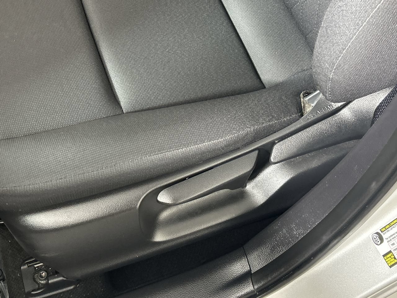 Used 2025 Toyota Corolla LE FWD image 20