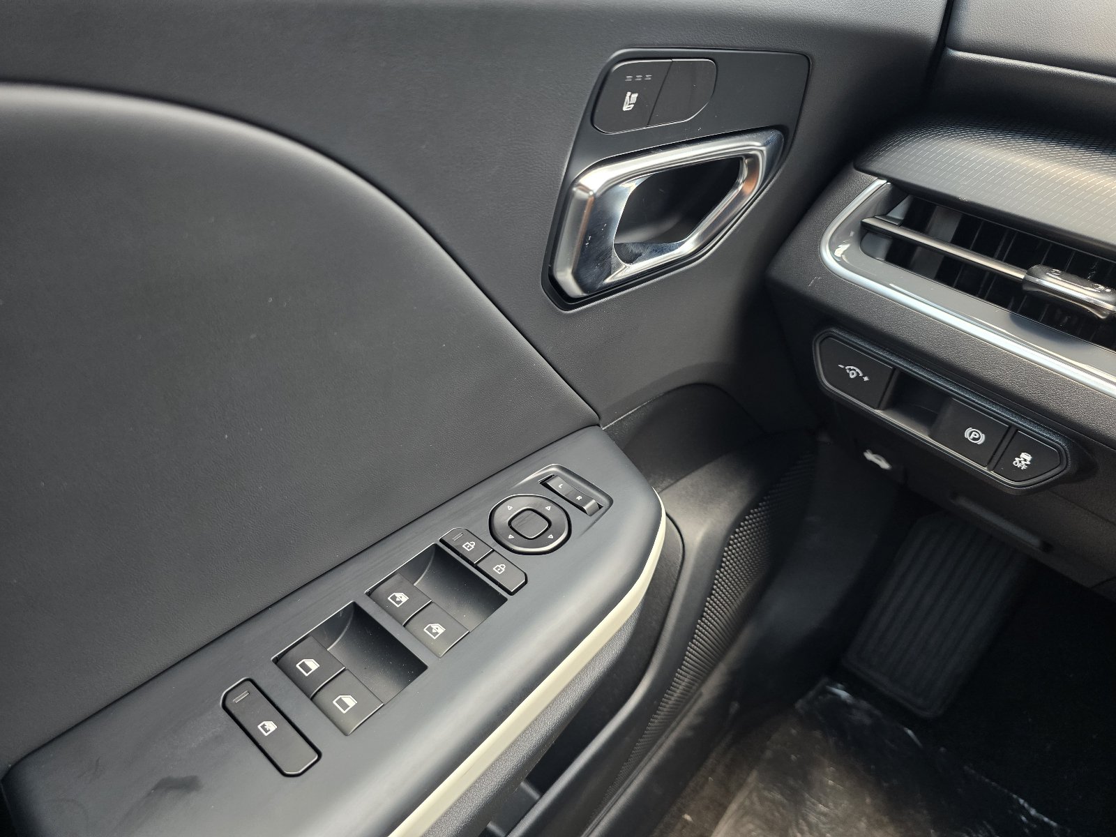 New 2026 Kia K4 EX w/ GT-Line Sunroof Package FWD image 11