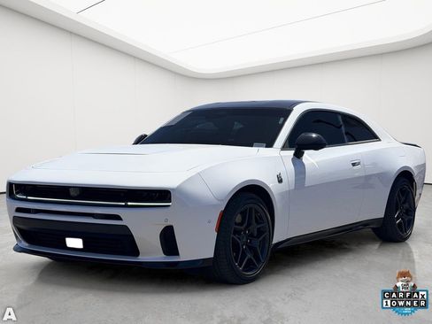 Used 2026 Dodge Charger Scat Pack AWD/4WD image 2