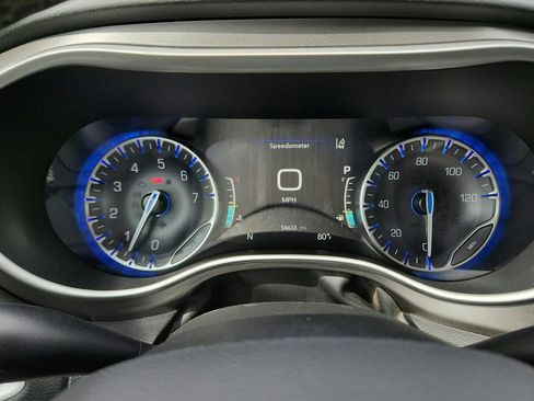 Used 2024 Chrysler Pacifica Touring-L FWD image 18