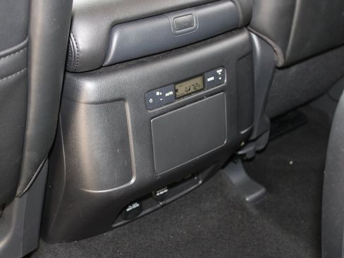 Used 2023 Nissan Armada SL w/ Captain's Chairs Package image 21