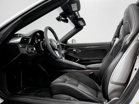 Used 2019 Porsche 911 Targa 4 GTS w/ GTS Interior Package AWD/4WD image 20
