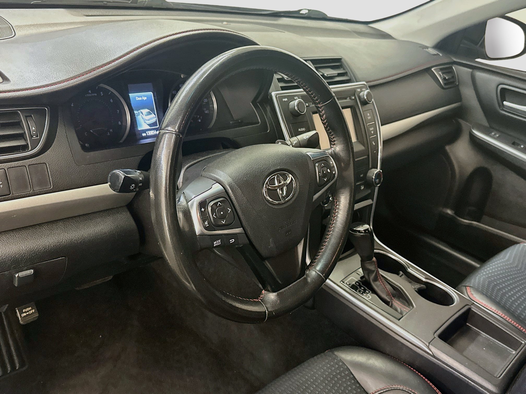Used 2015 Toyota Camry SE FWD image 18