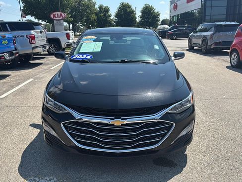 Used 2024 Chevrolet Malibu LT FWD image 2