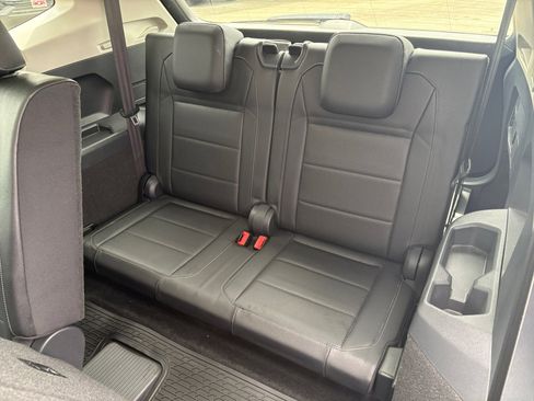 Used 2020 Volkswagen Tiguan SE w/ Panoramic Sunroof Package FWD image 21