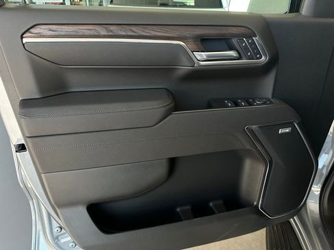 New 2026 GMC Sierra 1500 SLT w/ SLT Premium Package image 9