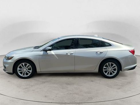 Used 2017 Chevrolet Malibu LT FWD image 2
