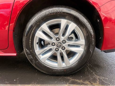 Used 2025 Toyota Sienna XLE w/ XLE Plus Package AWD/4WD image 28