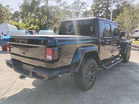 Certified 2024 Jeep Gladiator Sport image 6