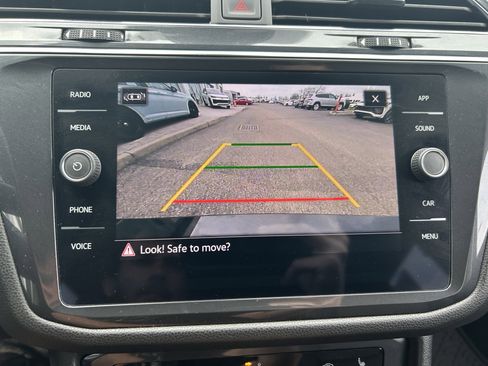 Certified 2023 Volkswagen Tiguan SE image 14