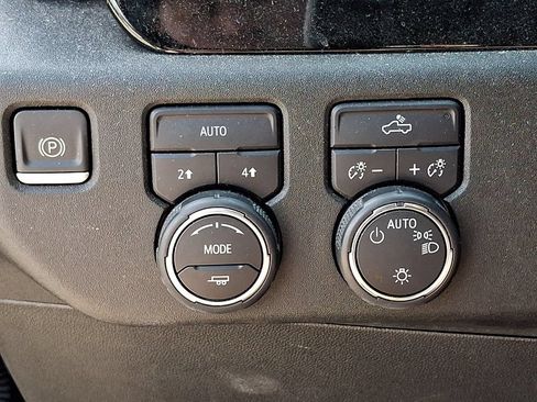 Certified 2023 Chevrolet Silverado 1500 LT AWD/4WD image 23