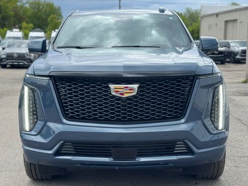 Used 2025 Cadillac Escalade Sport Platinum w/ LPO, Floor Liner Package AWD/4WD image 2