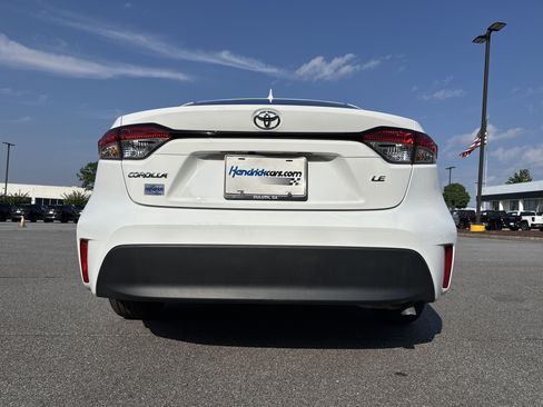 Used 2025 Toyota Corolla LE FWD image 9