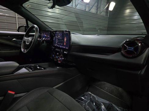 Used 2024 Chevrolet Blazer EV RS image 12