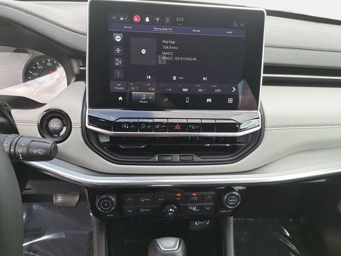 Certified 2024 Jeep Compass Limited AWD/4WD image 20