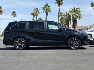 Used 2025 Toyota Sienna Platinum FWD video 2