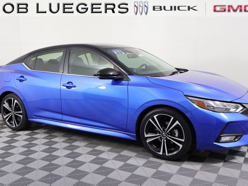 Used 2023 Nissan Sentra SR w/ Electronics Package FWD image 2