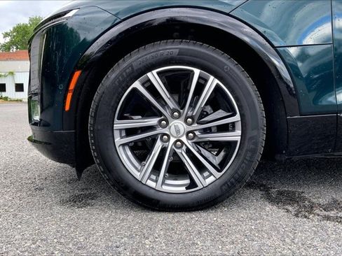 Used 2024 Cadillac Lyriq Luxury AWD/4WD image 8