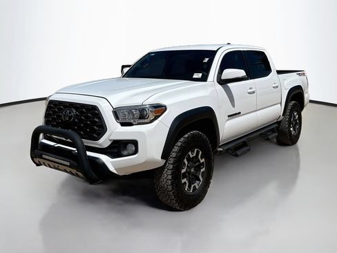 Used 2020 Toyota Tacoma TRD Off-Road w/ Technology Package AWD/4WD image 3