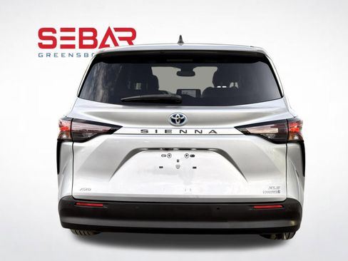 Used 2023 Toyota Sienna XLE image 9