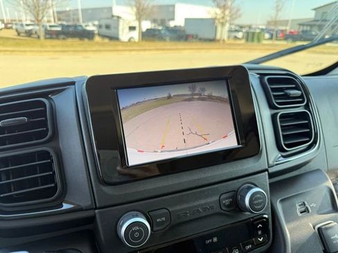 Used 2025 RAM ProMaster 2500 w/ Convenience Group image 27