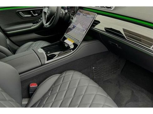 Used 2024 Mercedes-Benz S 580 4MATIC Sedan image 11
