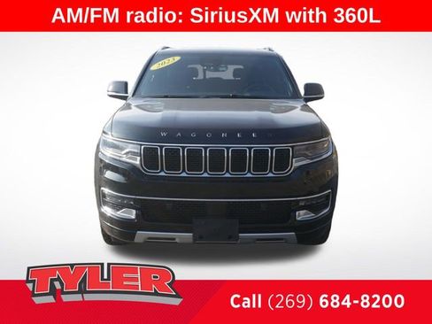 Used 2023 Jeep Wagoneer L Series II image 2