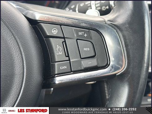 Used 2017 Jaguar F-PACE S image 25