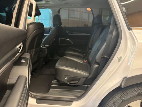 Used 2022 Kia Telluride S image 36