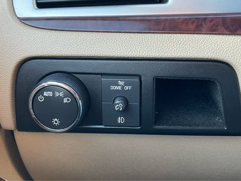 Used 2014 Cadillac Escalade Premium image 15