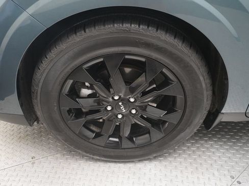 Used 2024 Kia Carnival SX FWD image 29