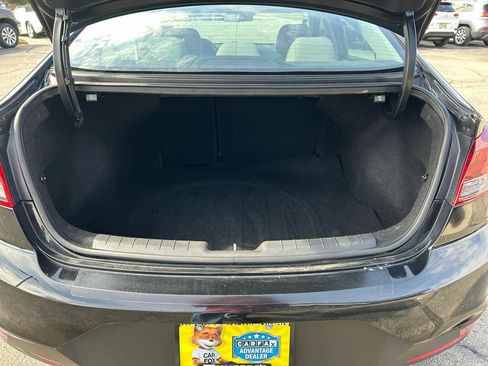 Used 2020 Hyundai Elantra SE image 20