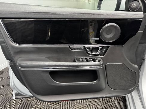 Used 2016 Jaguar XJ R-Sport image 37