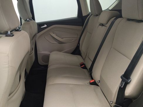 Used 2019 Ford Escape SE image 18