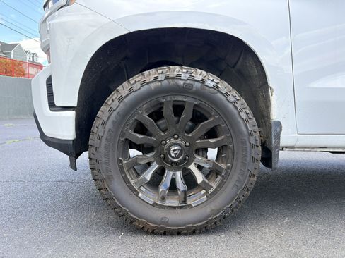 Used 2019 Chevrolet Silverado 1500 RST w/ True North Edition AWD/4WD image 3