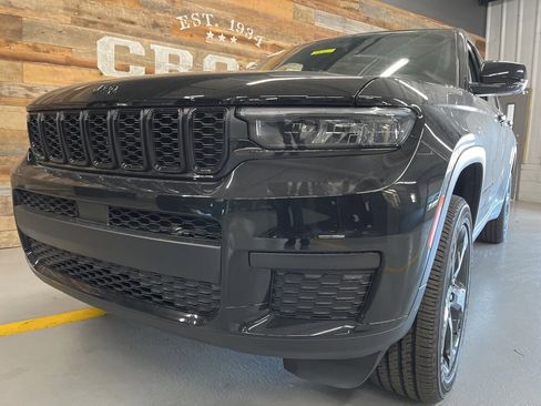 New 2025 Jeep Grand Cherokee L Altitude image 54