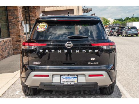 Used 2023 Nissan Pathfinder SL AWD/4WD image 4
