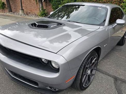 Used 2016 Dodge Challenger R/T RWD image 1