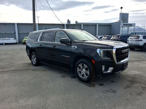 Used 2022 GMC Yukon XL SLE w/ Max Trailering Package AWD/4WD image 2