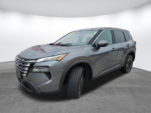 Used 2025 Nissan Rogue SV AWD/4WD image 3