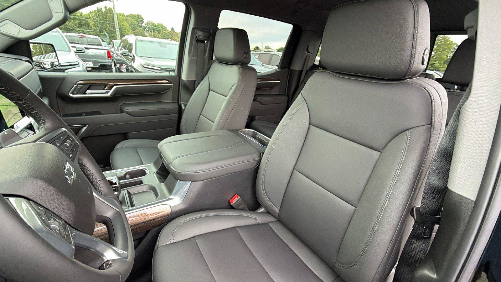 New 2026 Chevrolet Silverado 1500 RST w/ RST All Star Premium Package AWD/4WD image 17