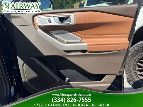 Used 2023 Ford Explorer King Ranch w/ Technology Package AWD/4WD image 33