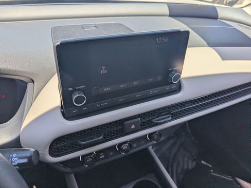 Used 2025 Honda HR-V LX image 23