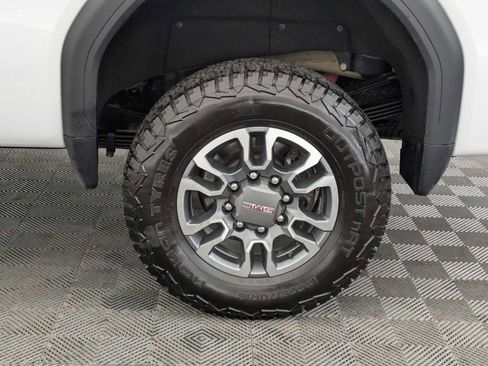 Used 2024 GMC Sierra 3500 SLE w/ SLE Convenience Package image 15