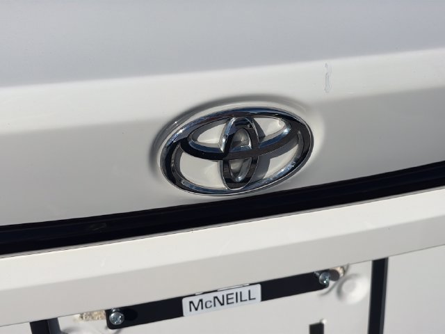 Used 2021 Toyota Corolla LE FWD image 28