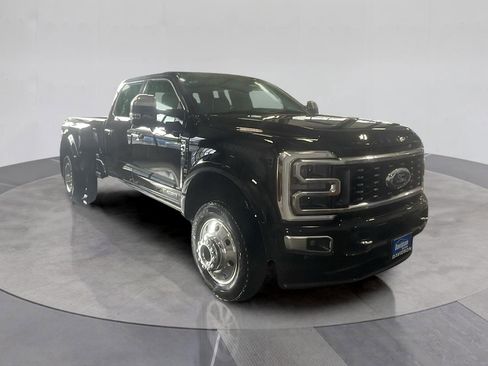 Certified 2024 Ford F450 Platinum w/ Camper Package AWD/4WD image 9
