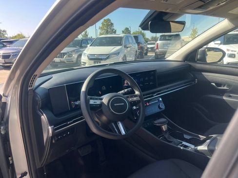 Used 2025 Hyundai Tucson SEL FWD image 22