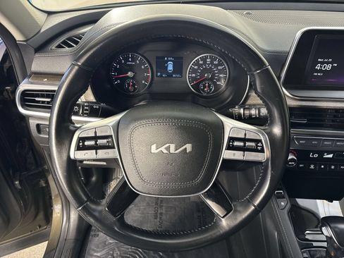 Used 2022 Kia Telluride EX w/ EX Premium Package FWD image 11