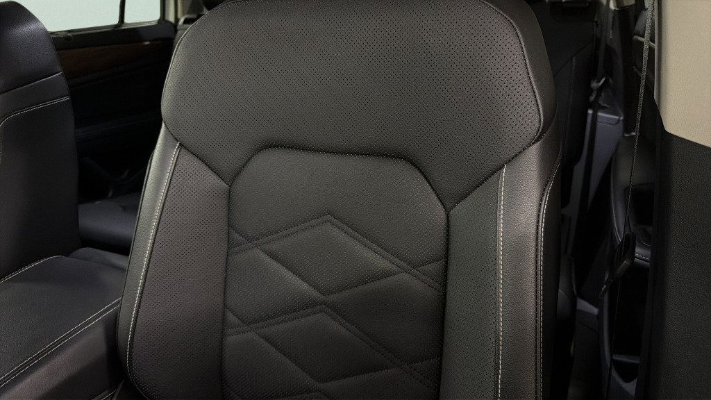 Used 2024 Volkswagen Atlas SE FWD image 19