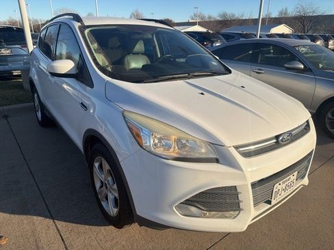 Used 2014 Ford Escape SE w/ Equipment Group 201A image 2